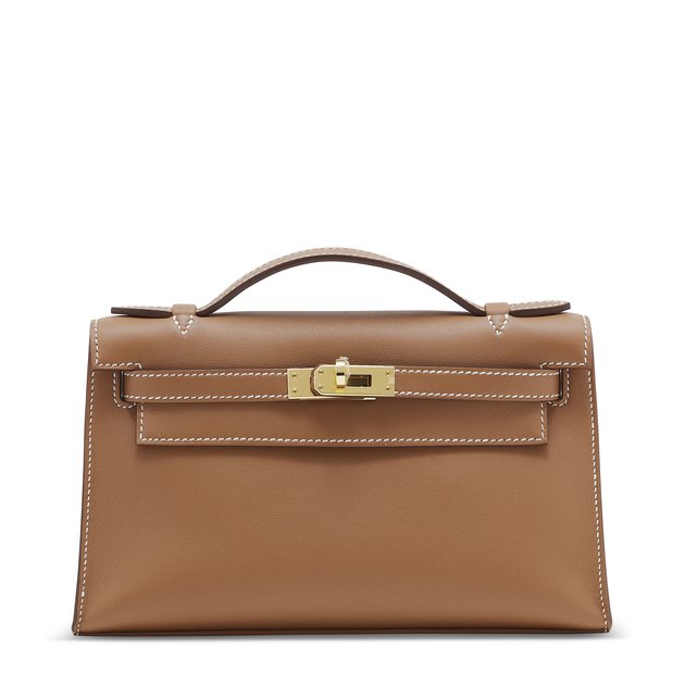 A GOLD SWIFT LEATHER KELLY POCHETTE WITH GOLD HARDWARE